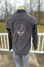 Load image into Gallery viewer, Sz M embroidered grey corduroy button up