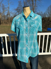 Load image into Gallery viewer, Sz XL aqua and white pearl snap western
