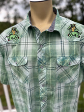 Load image into Gallery viewer, Sz XXL Men’s embroidered Alligator pearl snap