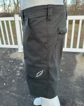 Load image into Gallery viewer, Sz 36 embroidered Dire Wolf quick dry shorts