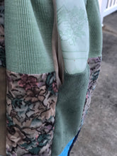 Load image into Gallery viewer, Sz S patchwork Birdsong skirt with pockets