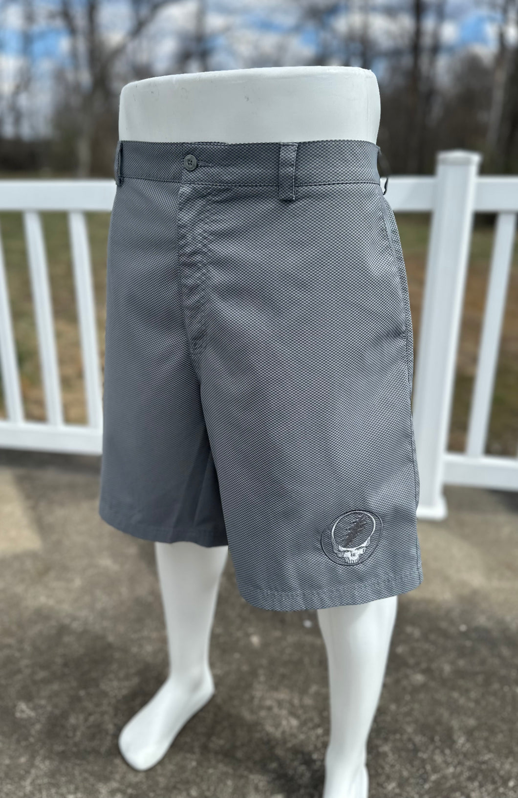 Sz 42 SYF embroidered golf shorts