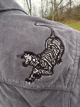 Load image into Gallery viewer, Sz M embroidered grey corduroy button up
