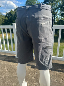 Sz 30 embroidered Nike golf shorts