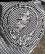Load image into Gallery viewer, Sz 42 SYF embroidered golf shorts
