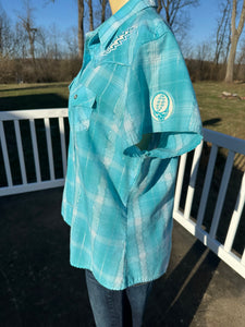 Sz XL aqua and white pearl snap western