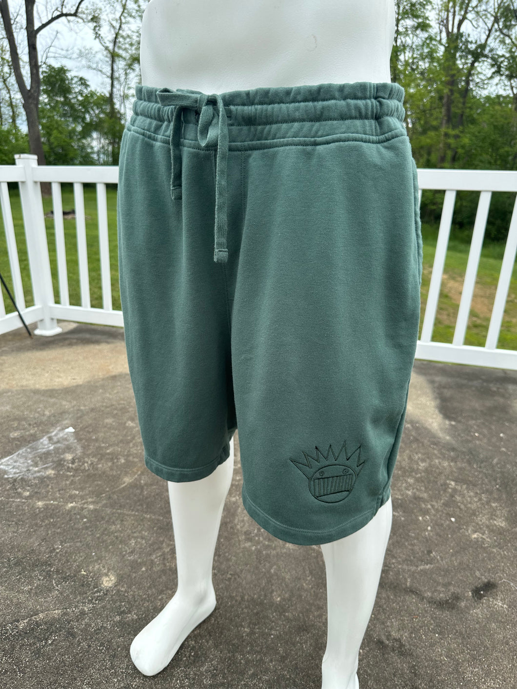 Sz XXL embroidered monochromatic Boognish shorts