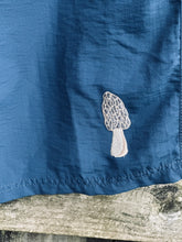 Load image into Gallery viewer, Men’s sz 32 Outdoor life embroidered morel mushroom shorts
