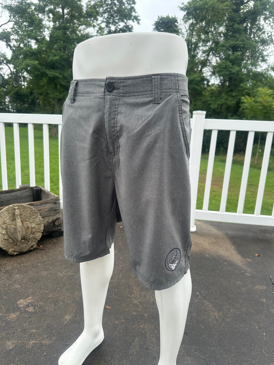Sz 38 SYF embroidered golf shirts