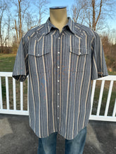Load image into Gallery viewer, Sz XL embroidered wolf pearl snap
