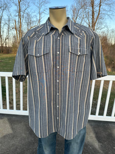 Sz XL embroidered wolf pearl snap