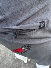 Load image into Gallery viewer, Sz 32 Dire Wolf embroidered golf shorts
