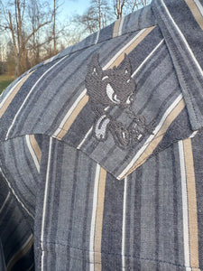 Sz XL embroidered wolf pearl snap