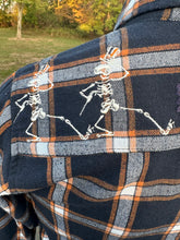 Load image into Gallery viewer, Sz M blue and orange plaid US Blues embroidered flannel
