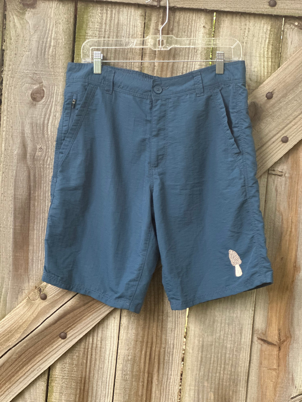 Men’s sz 32 Outdoor life embroidered morel mushroom shorts