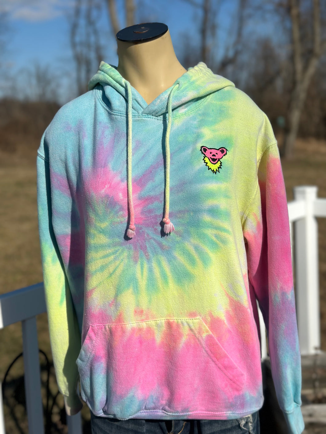 Sz S tie dyed pullover fleece hoodie with neon bear embroidery