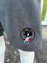 Load image into Gallery viewer, Sz 32 Dire Wolf embroidered golf shorts
