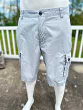 Load image into Gallery viewer, Sz 34 Lost Sailor cargo shorts
