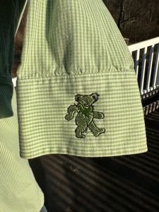 Sz L St.Paddy’s Day embroidered button down