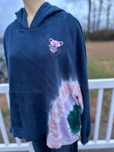 Load image into Gallery viewer, Sz XXL women’s tie dye embroidered hoodie
