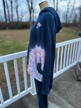Load image into Gallery viewer, Sz XXL women’s tie dye embroidered hoodie
