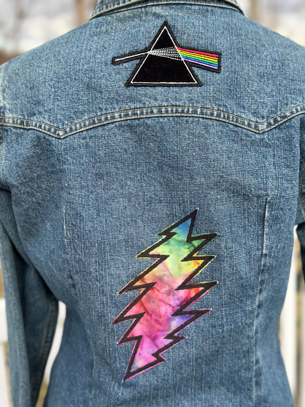 Women’s Sz L denim shirt jacket with tie dyed bolt and Pink Floyd appliqué.