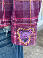 Load image into Gallery viewer, Women’s Sz M Space Your Face flannel
