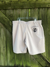Load image into Gallery viewer, Sz 42 embroidered golf shorts
