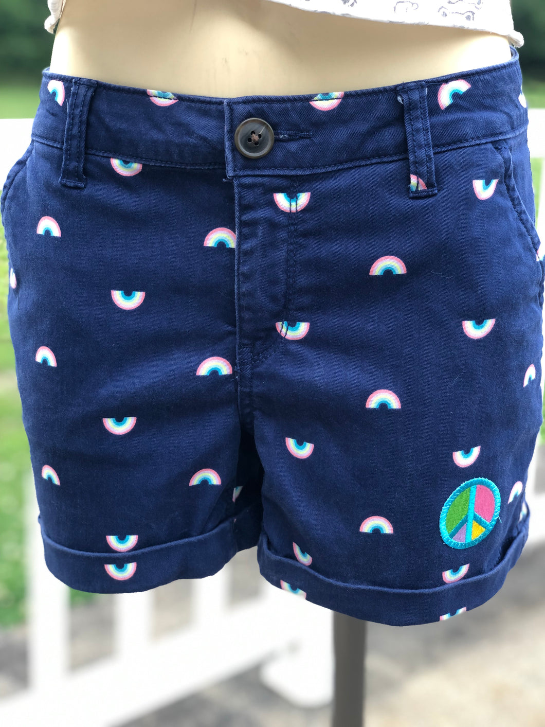 Women’s Sz 5 rainbow peace sign shorts