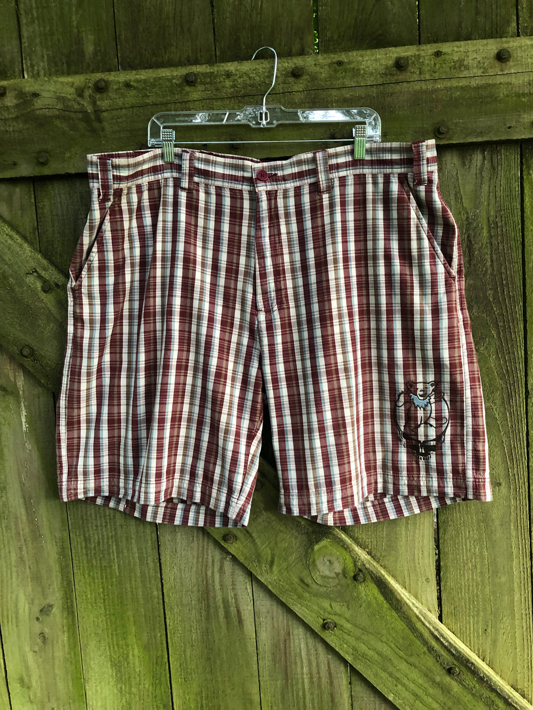 Sz 44 embroidered Steal Your Bear shorts