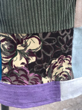 Load image into Gallery viewer, Sz S patchwork Birdsong skirt with pockets

