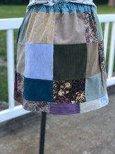 Load image into Gallery viewer, Sz S patchwork Birdsong skirt with pockets
