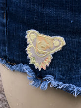 Load image into Gallery viewer, Sz 9 cut off Billy Strings shorts
