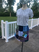 Load image into Gallery viewer, Sz S patchwork Birdsong skirt with pockets
