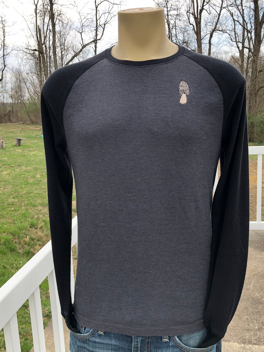 Sz M men’s embroidered morel shirt