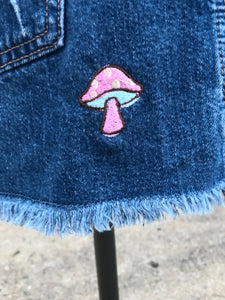 Sz 9  embroidered denim shorts